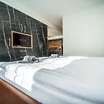 Lux Апартаменты *