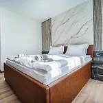 Lux Банско
